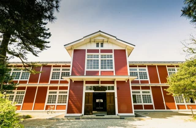 旧長井小学校第一校舎(外観)
