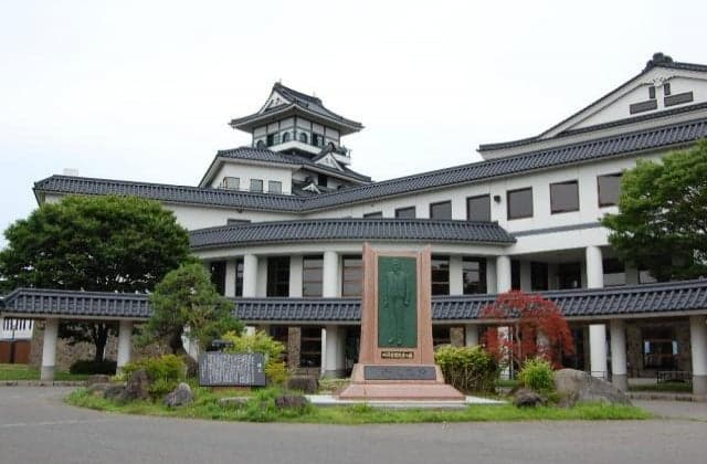 田舎館村役場庁舎