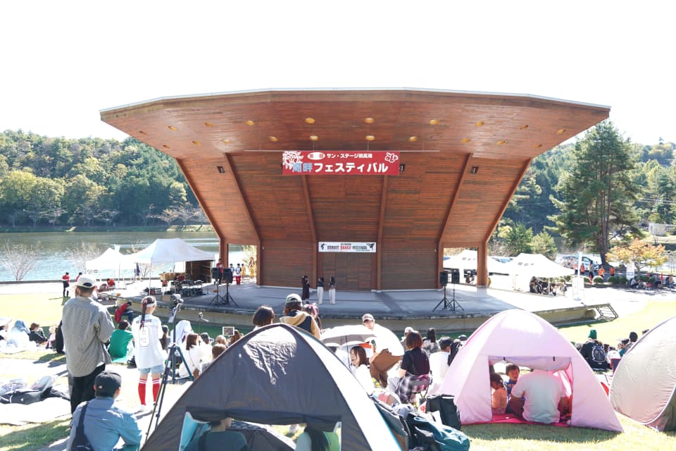 羽高湖湖畔ステージ